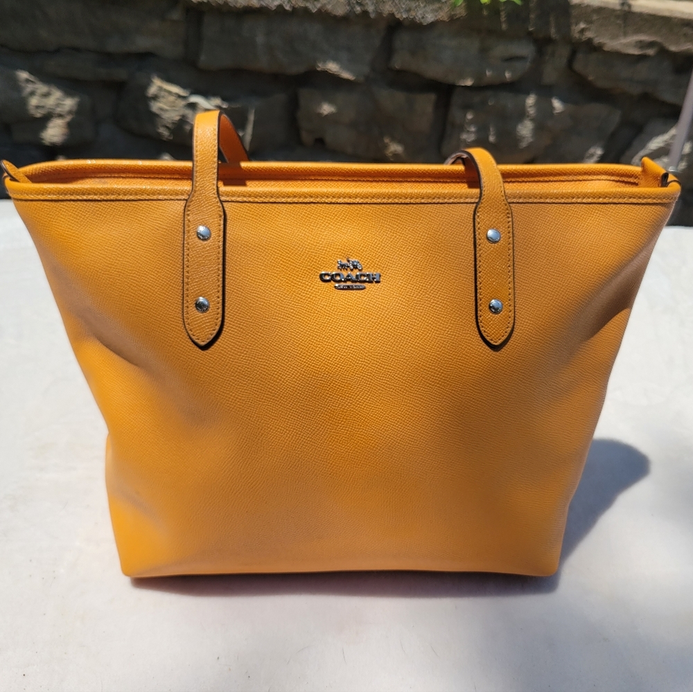 Coach tangerine tote - Picture 2 of 5
